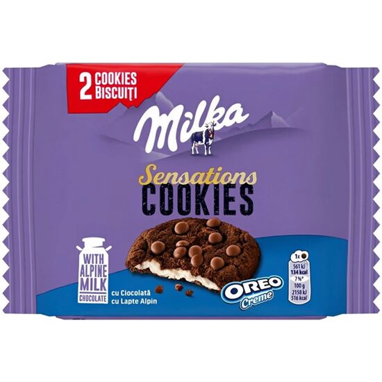 Biscuiti cu cacao, bucati de ciocolata si umplutura cu crema cu aroma de vanilie Milka Sensations Oreo, 52 g